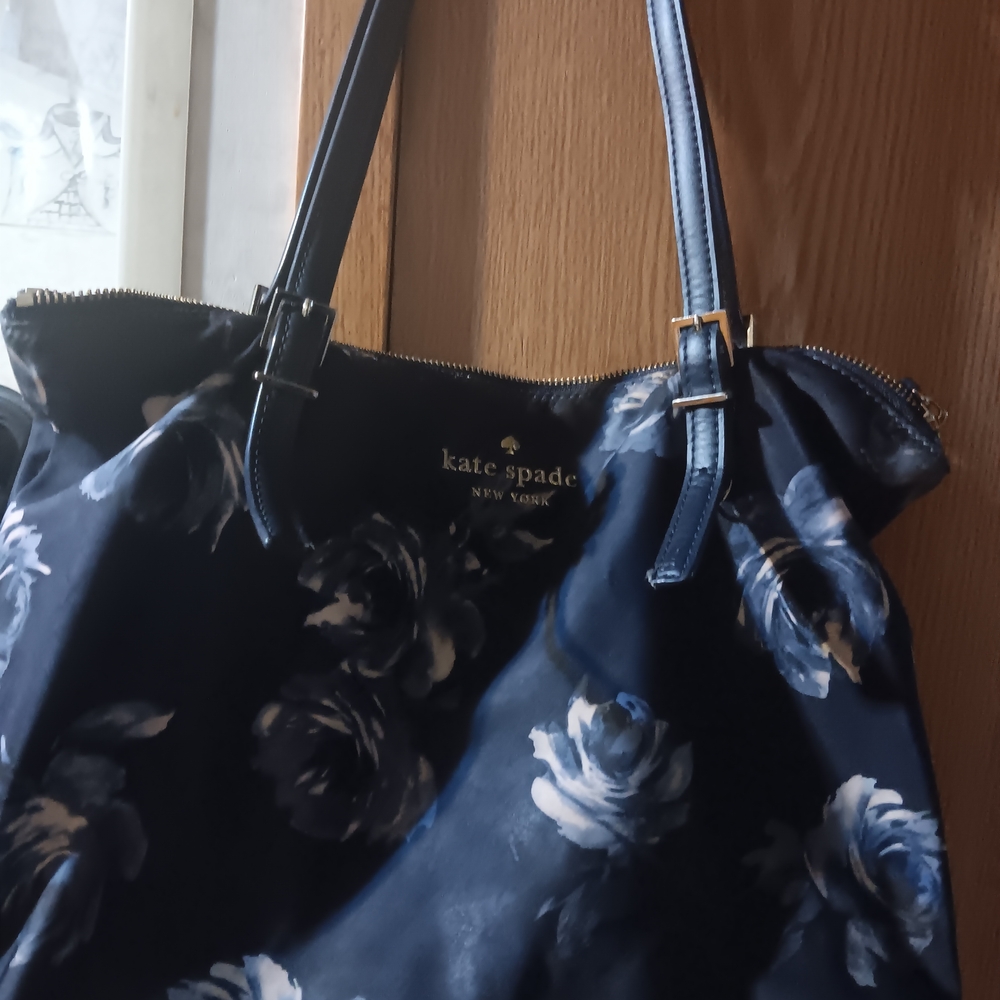 Kate Spade Blue Tote Bag Stylish and Versatile